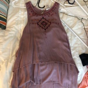 purple/pink detailed tank top!!